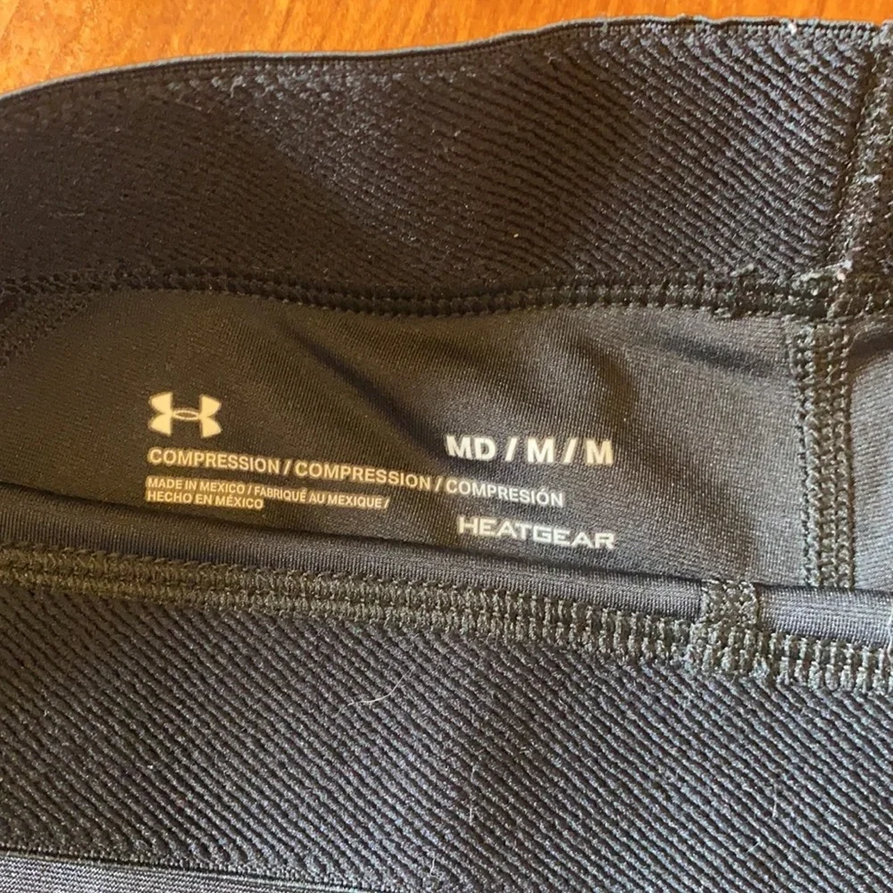 Under Armour black compression shorts sz M - Picture 2 of 4